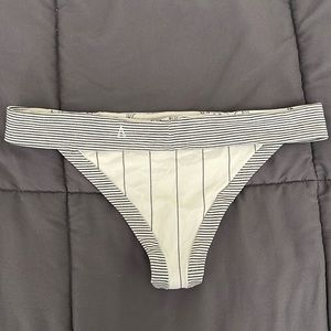 Boys and arrows reversible bottoms